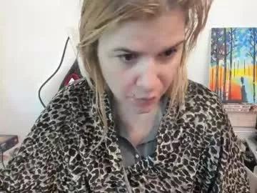 artsyandcraftsy_ on Chaturbate