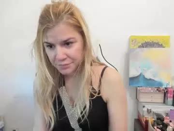 artsyandcraftsy_ on Chaturbate