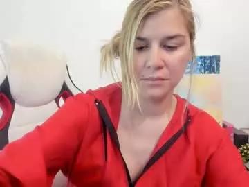 artsyandcraftsy_ on Chaturbate