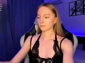 autumnroginson — GOAL ''squeeze my boobs close to cam''  Hey, i'm Annie! let's make some fun, my PVT is open!  #shy #new #18 #blonde #skinny [90 tokens remaining]