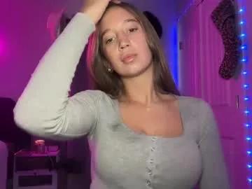 brielledaviss on Chaturbate