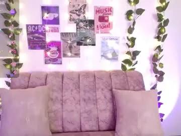 chaarlotte_1 on Chaturbate