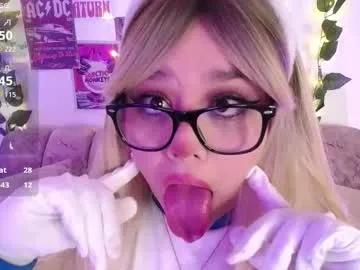 chaarlotte_1 on Chaturbate