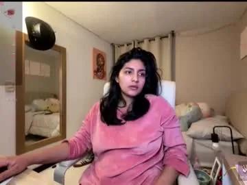 cloe_small08 — show tits  [118 tokens left] #indian #new #hairypussy #natural #bigboobs