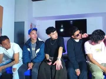 Freechat crismens on Chaturbate