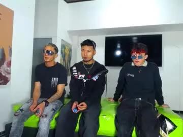 Freechat crismens on Chaturbate