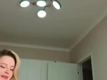 crystal_angells on Chaturbate