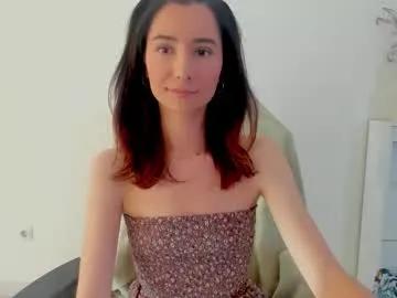 crystalnut on Chaturbate
