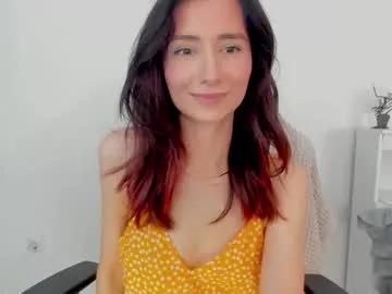 crystalnut on Chaturbate