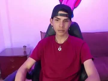 Freechat david_925_ on Chaturbate