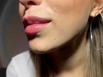 elysia_xo on Chaturbate