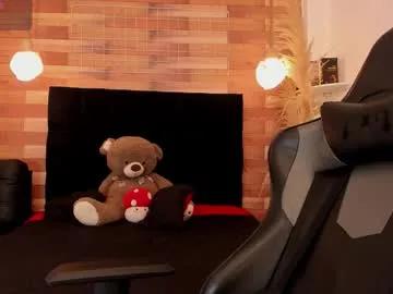 emily_brown04 on Chaturbate