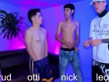 handsomeboys19 on Chaturbate