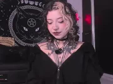 hazellwitch on Chaturbate