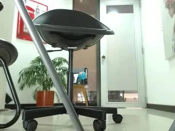 Freechat karinbellee on Chaturbate