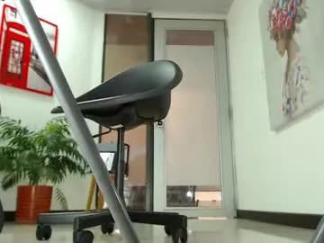 Freechat karinbellee on Chaturbate