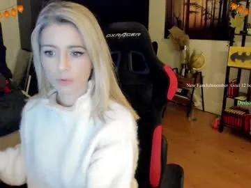 kimilee22 — Welcome <3 Tip if you like it - Goal: Last tipper gets 5 Videos #german #lovense #english #cozy #blonde #gamergirl [163 tokens left]