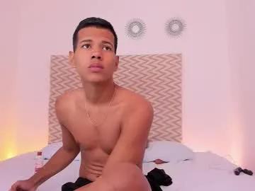 Freechat kingstark_ on Chaturbate