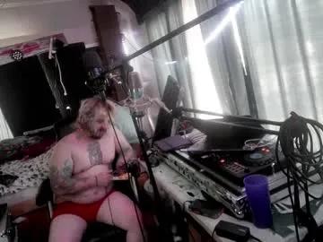 kinkybiguy14 on Chaturbate