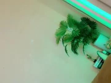 lady_in_black18 — CrazyTicket: CUMSHOW MULTIPLE TIMES !!!!