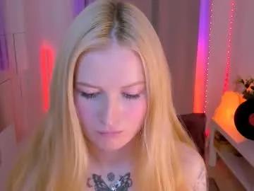 laly_peach on Chaturbate
