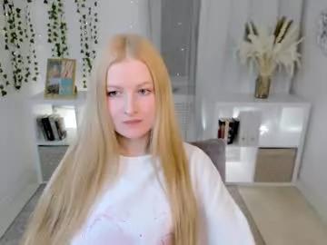 laly_peach on Chaturbate