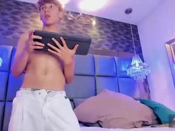 liaml_18_ on Chaturbate