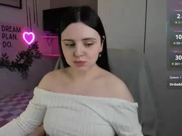 liawoow — GOAL: topless dance [300 tokens remaining] Welcome to my room! #feet #british #new #daddy #18