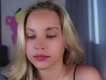 lipswithsmileonthem on Chaturbate