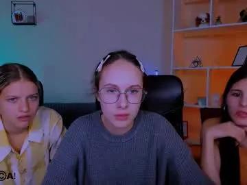 lizzie_boom — GOAL: jump tits 5 times [198 tokens remaining] Welcome to my room! #latina #sph #bigboobs #18 #lesbian