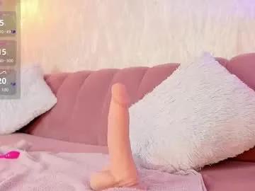 Freechat maca_bloom on Chaturbate