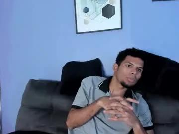 Freechat mialuxx on Chaturbate