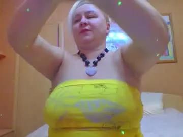 miranda_robinson — GOAL: BARE CHEST NIPPLES COST [60 tokens remaining] Hot Milf makes a show with big tits #mature #bbw #milf #bigass #bigboobs