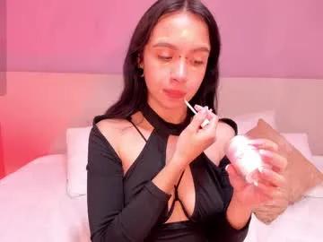 Freechat missbombom on Chaturbate