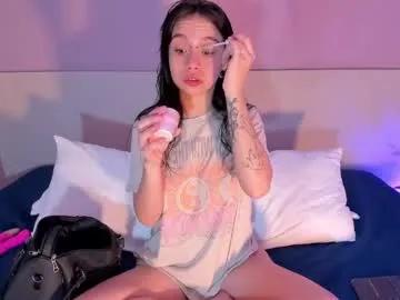 Freechat missbombom on Chaturbate