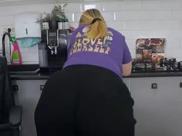 mojjo_erika on Chaturbate