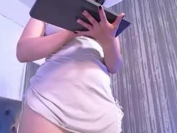 nathalia_zamu on Chaturbate