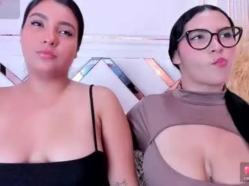 ninablooms01 on Chaturbate