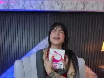 Freechat prettybullet on Chaturbate