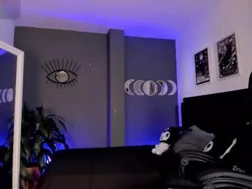 ravenwitch_ on Chaturbate