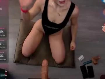 redhead_shark on Chaturbate