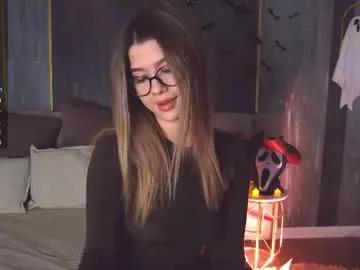 sara_lewiis on Chaturbate