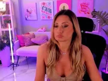 sarahholly on Chaturbate