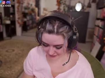 Freechat serareads on Chaturbate