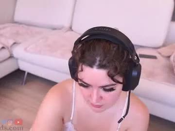 Freechat serareads on Chaturbate