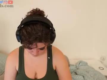Freechat serareads on Chaturbate