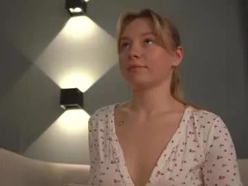 snow_is_falling on Chaturbate