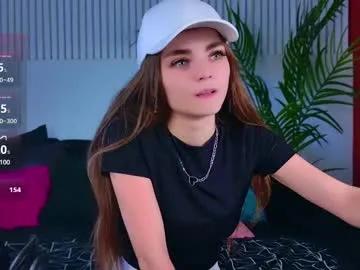 sophiesuvi on Chaturbate