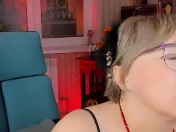 sugarvi on Chaturbate