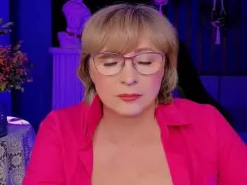 sugarvi on Chaturbate